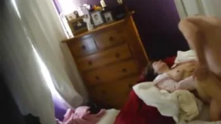 Brunette ایک پکنک سکس ترکی باحال کے دوران اس کے پریمی کے لئے دھچکا کام کرتا ہے.