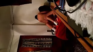 ایک چھوٹا سا گدا کے ساتھ خوبصورت سکی ترکی پتلی.