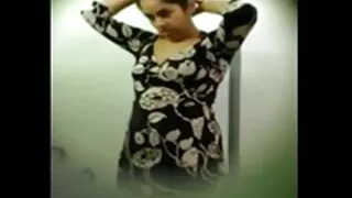 خاتون خانہ اپنے شوہر کی غیر سریال سکسی ترکی موجودگی میں اس کے پریمی کا مرگا سواری کرتا ہے.