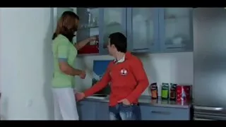 مس رقیل بھاڑ سکسی دختر ترکی سے محبت کرتا ہے.