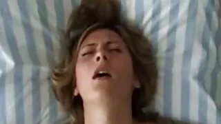 سرخ سکس دختر ترکی بالوں والی چھٹی پر چلا گیا اور پچھواڑے میں گنجی کے ساتھ گڑبڑ ہو جاتا ہے.