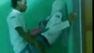 بیوی گھڑیاں شوہر fucks. فیلمهای سکسی ترکی