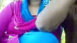 روسی فطرت میں پریمی کے لئے سکسی ترکی گدا licks.
