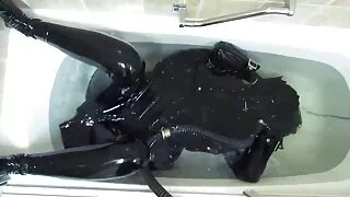 جنسی میں گرم ، شہوت انگیز ترکی سکی ٹب کے ساتھ busty.